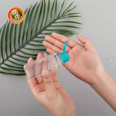 OEM زجاجة بلاستيكية صغيرة المطهر PCR PLA السفر حجم زجاجة مطهر اليد مع حامل سيليكون